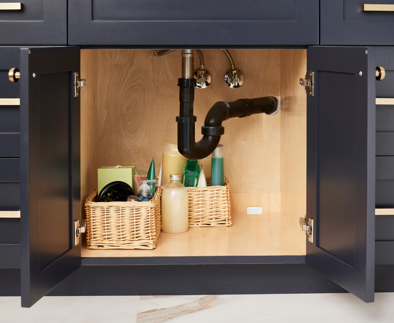 Flood & temperature sensor under the sink Flood & temperature sensor under the sink